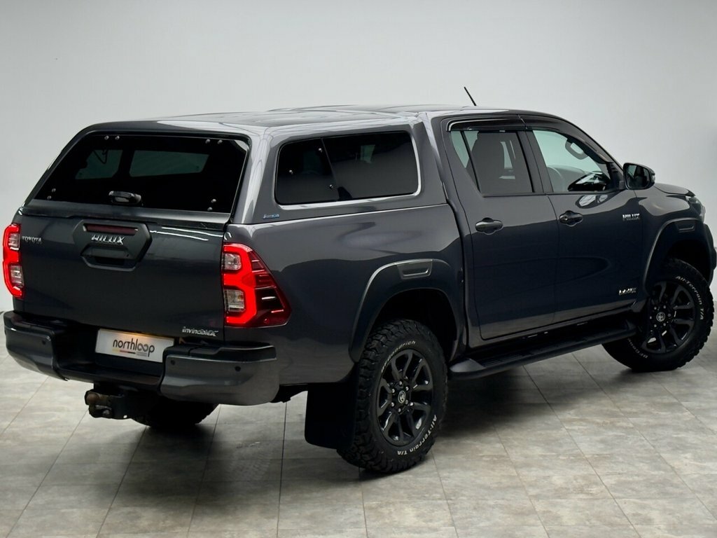 Toyota HILUX 2.8L Invincible X Grey #3