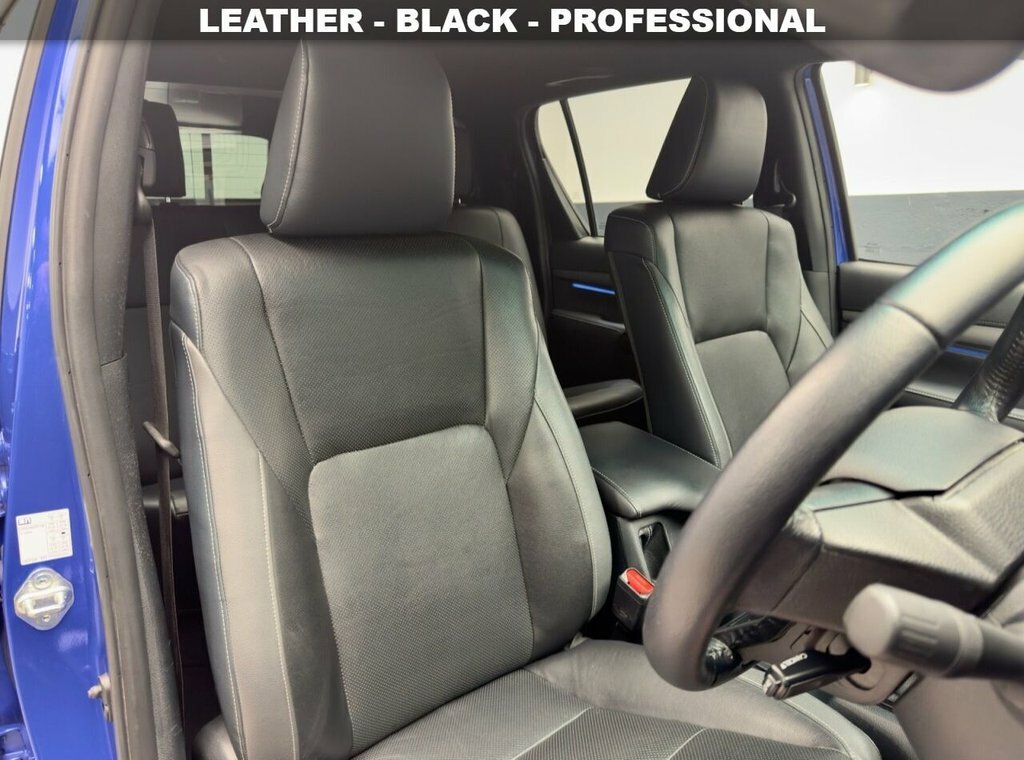 Toyota HILUX 2.8L Invincible X Blue #4