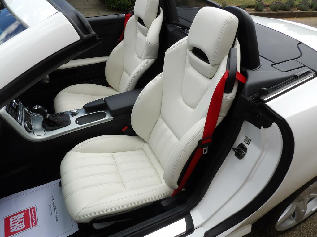 Mercedes-Benz SLK 1.8 Slk200 Amg Sport Convertible G-tron White #2