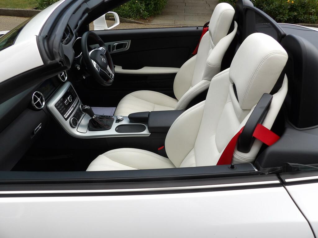 Mercedes-Benz SLK 1.8 Slk200 Amg Sport Convertible G-tron White #4