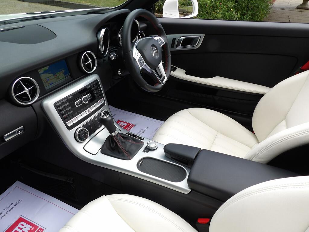 Mercedes-Benz SLK 1.8 Slk200 Amg Sport Convertible G-tron White #5