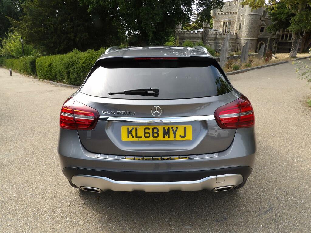 Mercedes-Benz GLA Class 2.1 Gla200d Sport Premium Plus Suv 7G Grey #6