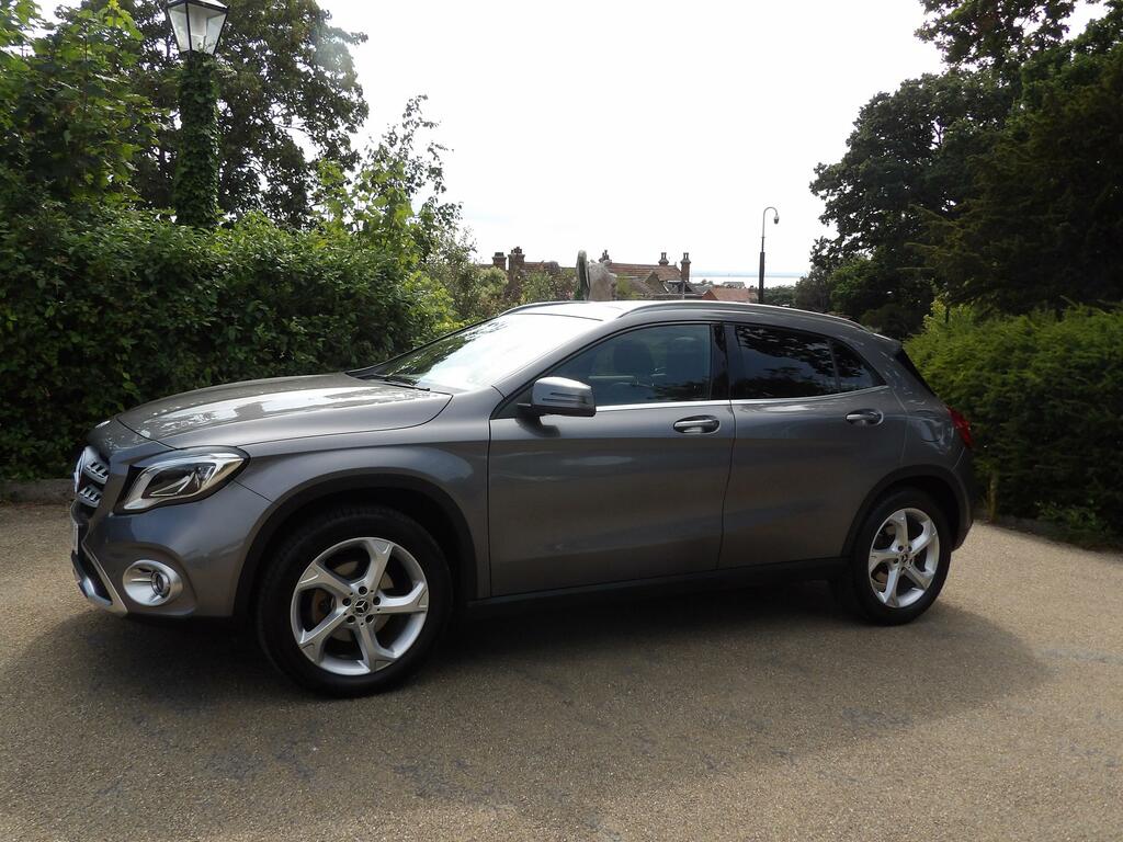 Mercedes-Benz GLA Class 2.1 Gla200d Sport Premium Plus Suv 7G Grey #4