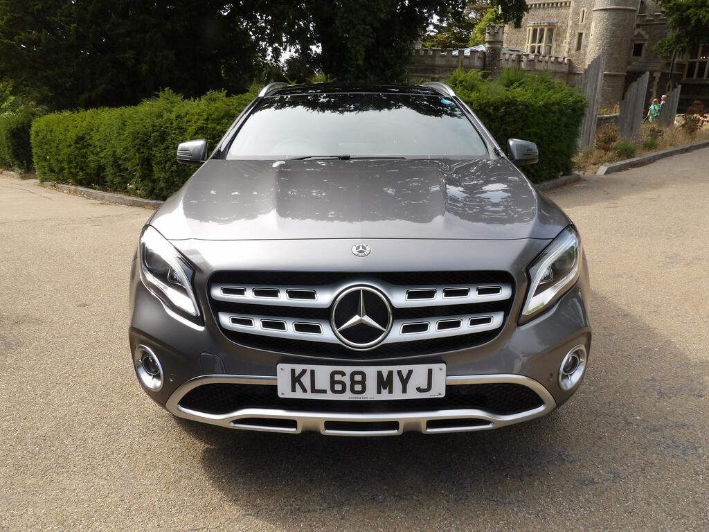 Mercedes-Benz GLA Class 2.1 Gla200d Sport Premium Plus Suv 7G Grey #3