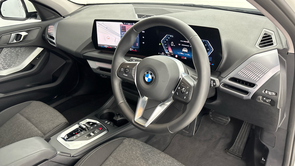 BMW 1 Series 120 Sport YC25GMO #6
