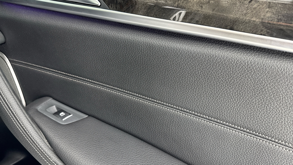 BMW 5 Series M Sport Blue #31