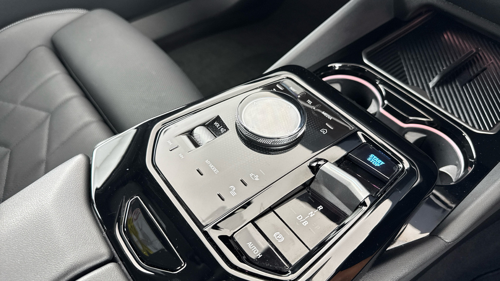 BMW i5 M60 83.9Kwh Xdrive Grey #10