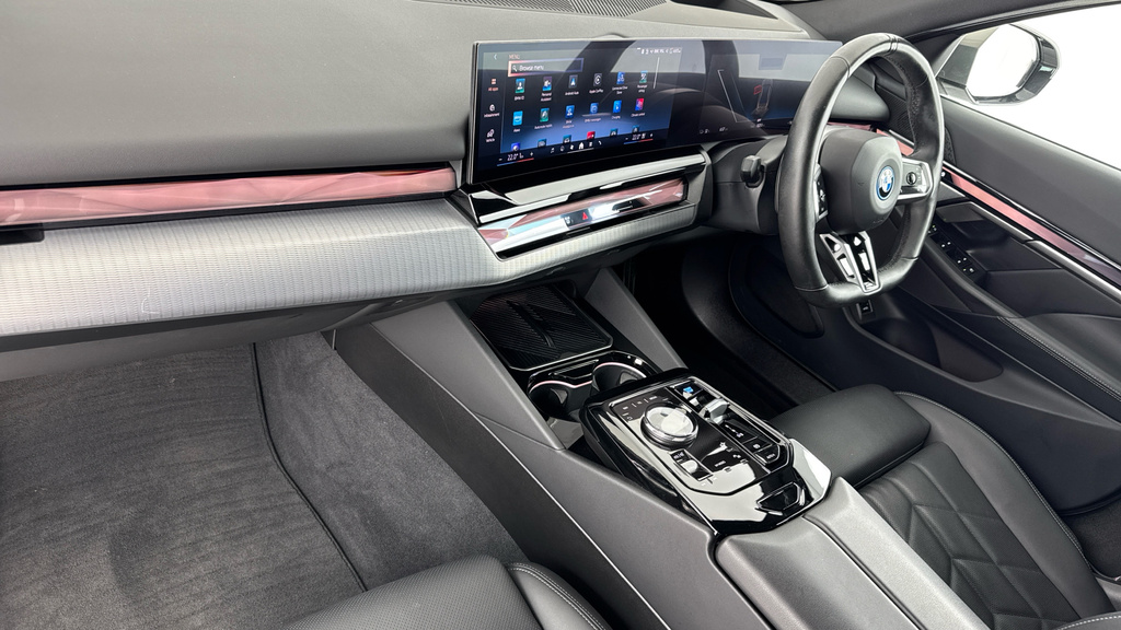 BMW i5 M60 83.9Kwh Xdrive Grey #7