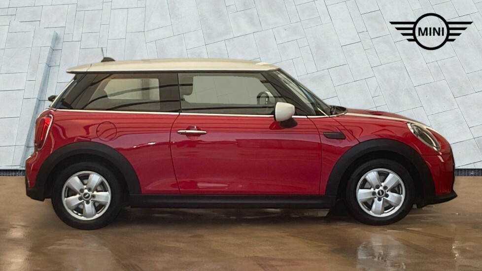 Mini Hatch 3-Door Hatch Cooper Classic OU22LYR Red #3