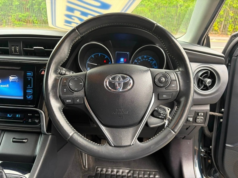 Toyota Auris Auris Excel Vvt-i Hybrid Cvt White #23