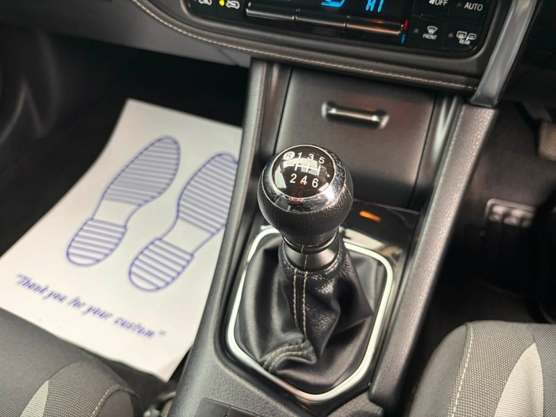 Toyota Auris Auris Excel Vvt-i Hybrid Cvt White #25