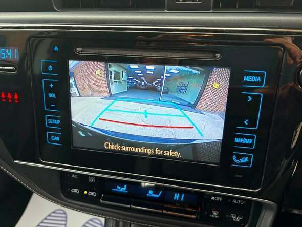 Toyota Auris Auris Excel Vvt-i Hybrid Cvt White #24