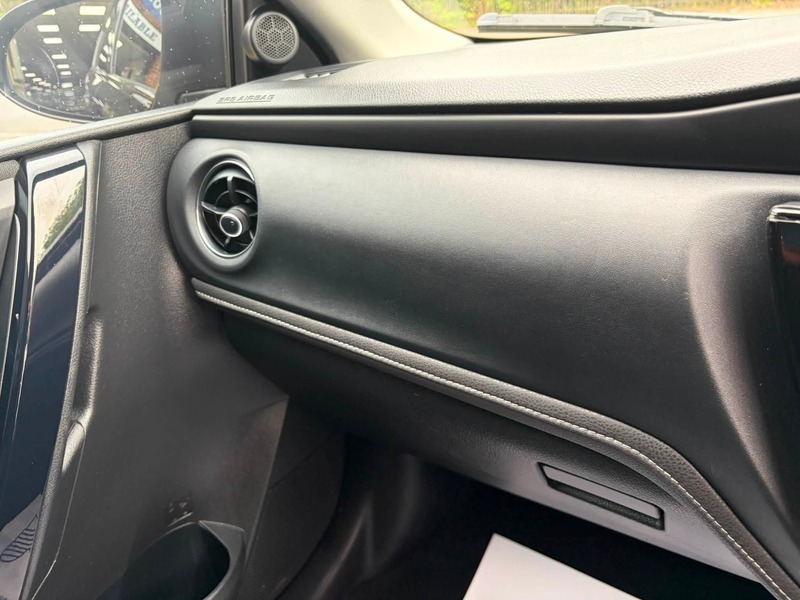 Toyota Auris Auris Excel Vvt-i Hybrid Cvt White #26