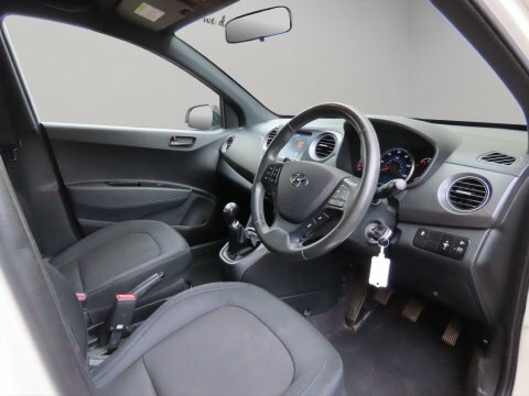 Hyundai I10 Hatchback Red #7