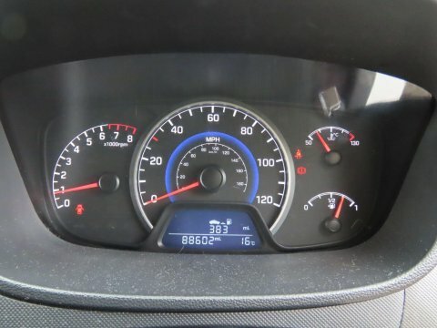 Hyundai I10 Hatchback Red #8
