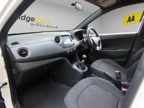Hyundai I10 Hatchback Red #9