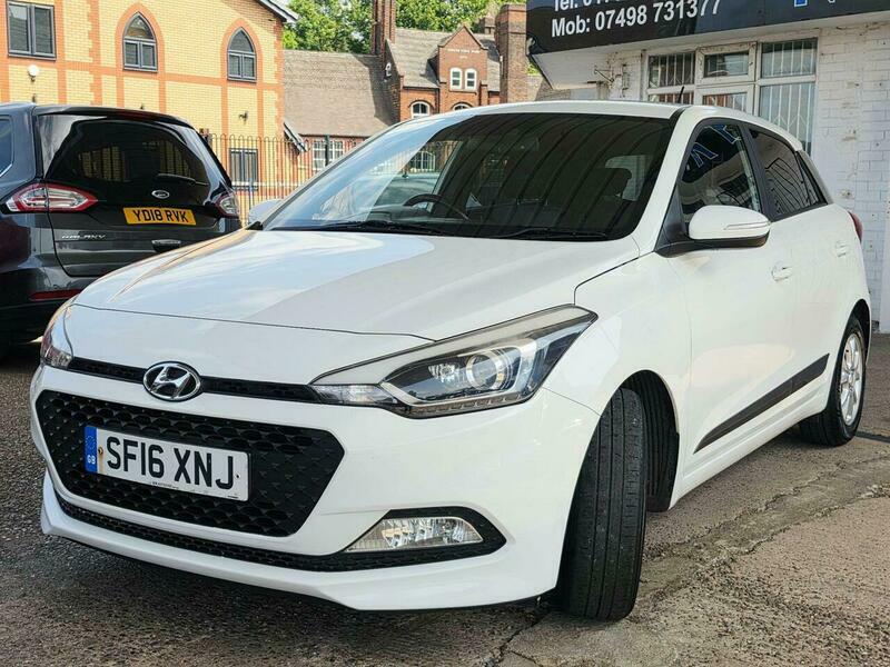 Hyundai I20 1.2 Se White #8