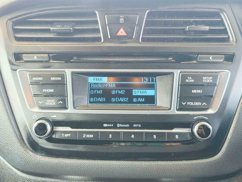 Hyundai I20 1.2 Se White #17