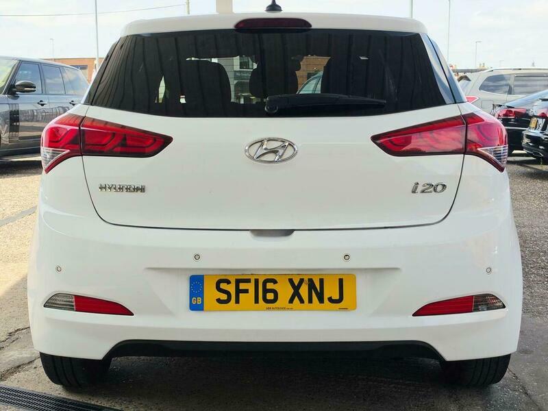 Hyundai I20 1.2 Go Euro 6 White #5