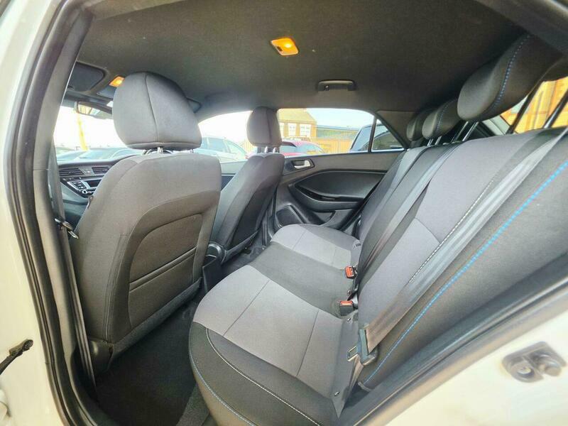 Hyundai I20 1.2 Se White #13
