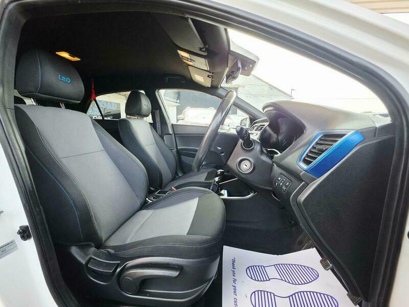 Hyundai I20 1.2 Se White #10