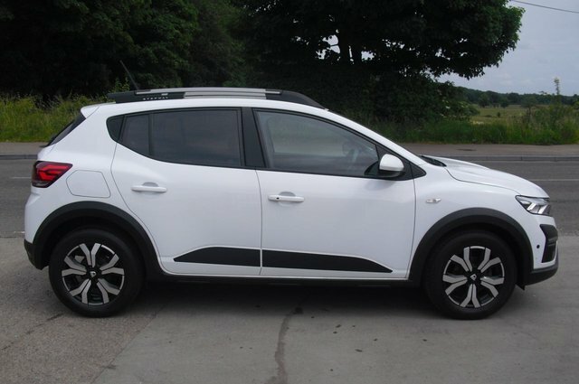 Dacia Sandero Stepway Hatchback NU71HME White #2