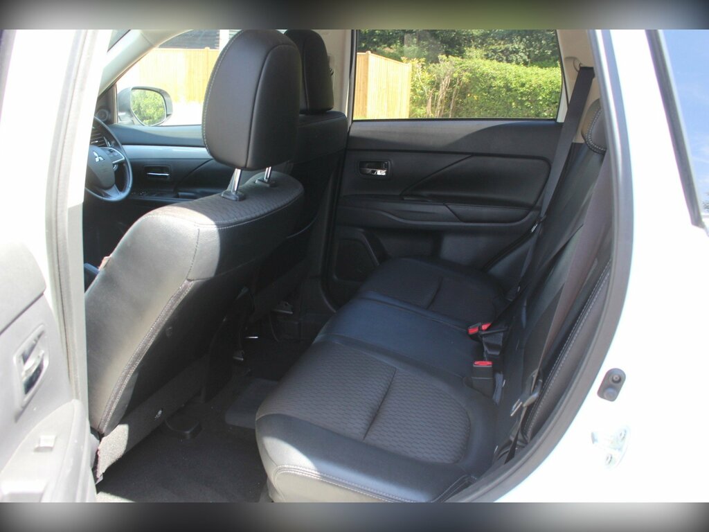 Mitsubishi Outlander 2.3 Outlander Gx3 #21