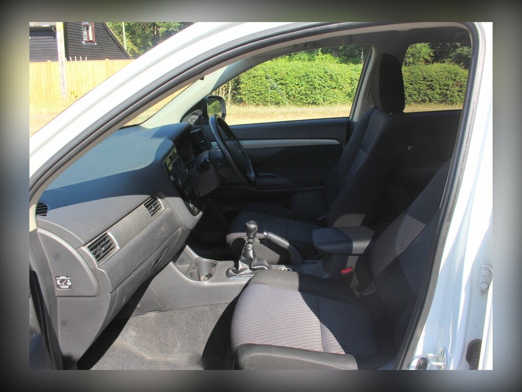 Mitsubishi Outlander 2.2 Di-d Gx3 Suv 4Wd Euro 5 Ss White