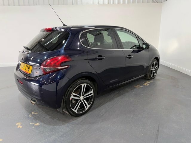 Peugeot 208 1.6 Bluehdi Gt Line Hatchback Eu Blue #4