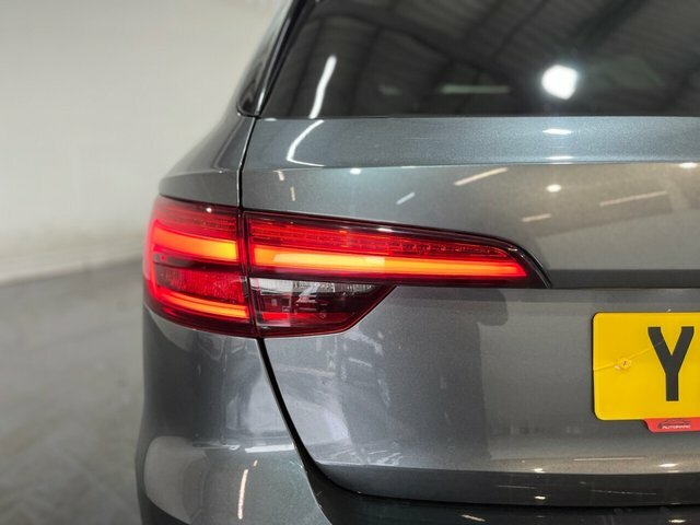 Audi A4 Avant 2.0 Avant Tdi S Line 148 Bhp Red #11