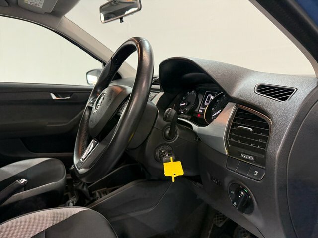Skoda Fabia 1.2 Tsi Se Dsg Red #12