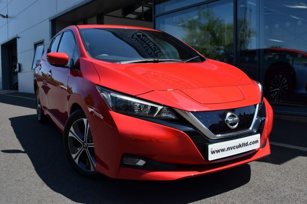 Nissan Leaf 110Kw 40Kwh N-connecta Red