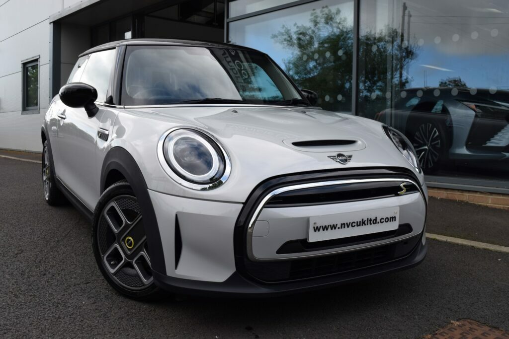 Mini Hatch S 135Kw 32.6Kwh L1 White