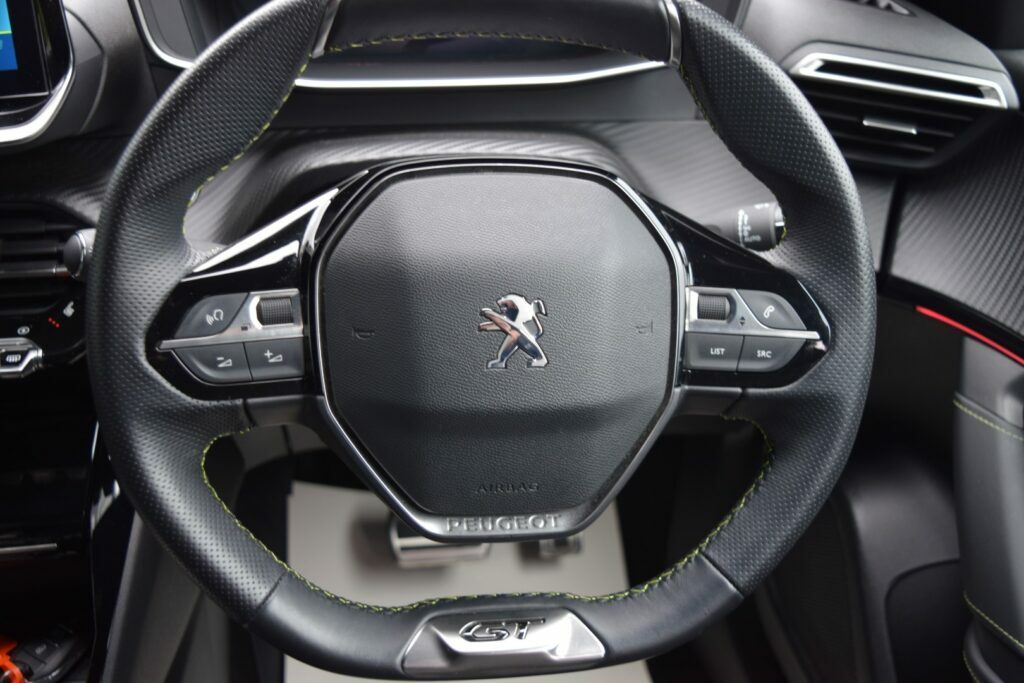 Peugeot e-2008 Suv 50Kwh 136 Allr Prm Au Grey #18