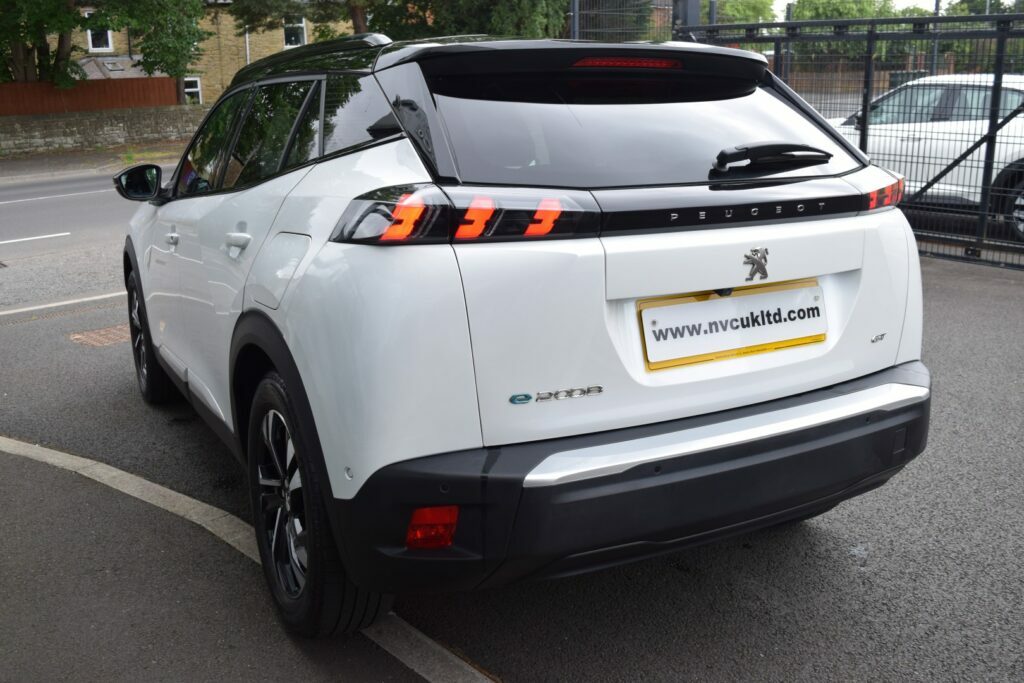Peugeot e-2008 Suv 50Kwh 136 Allr Prm Au Grey #8
