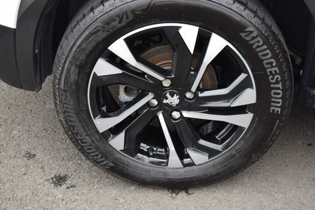 Peugeot e-2008 Suv 50Kwh 136 Allr Prm Au Grey #44