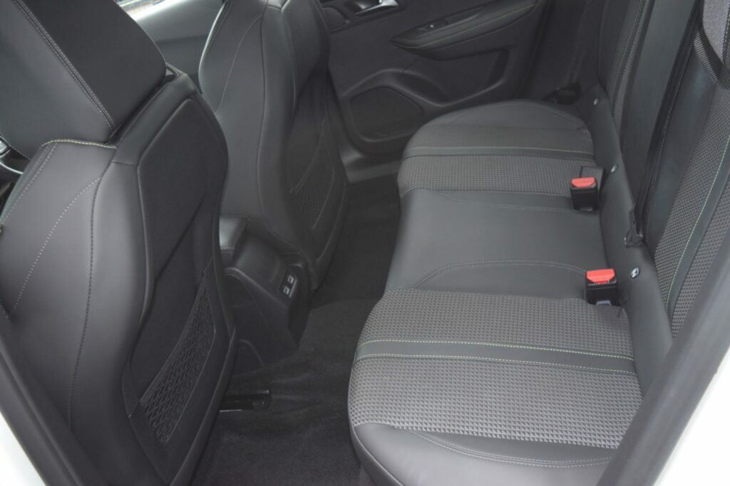 Peugeot e-2008 Suv 50Kwh 136 Allr Prm Au Grey #13