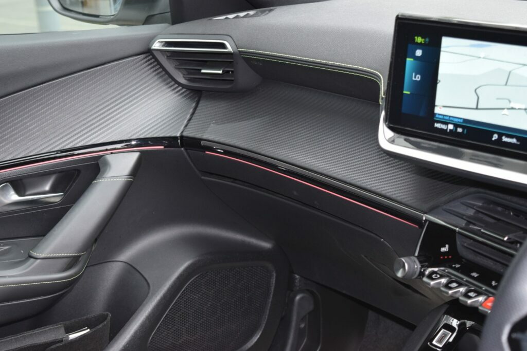 Peugeot e-2008 Suv 50Kwh 136 Allr Prm Au Grey #15