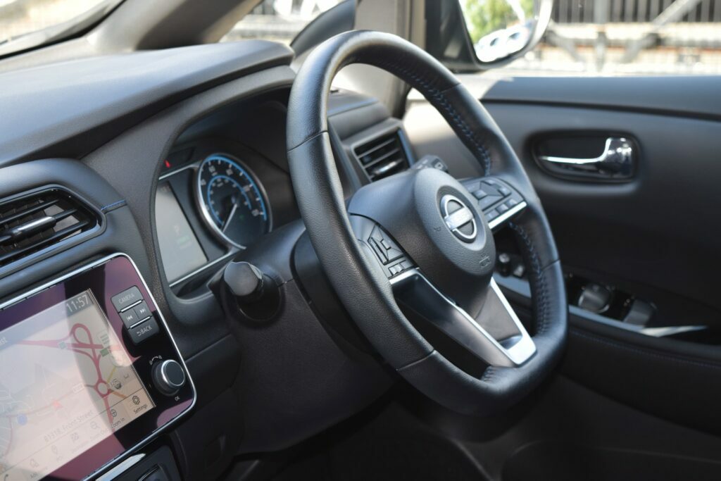 Nissan Leaf Hatchback Black #39