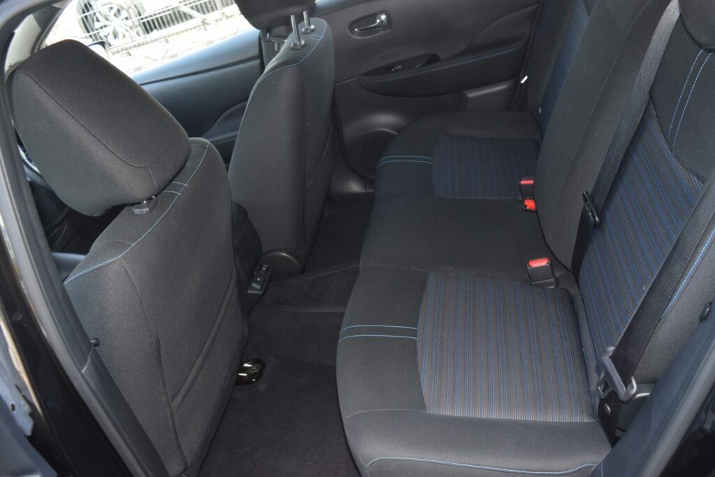 Nissan Leaf Hatchback Black #13