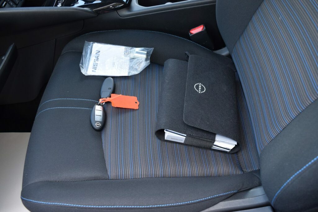Nissan Leaf Hatchback Black #53