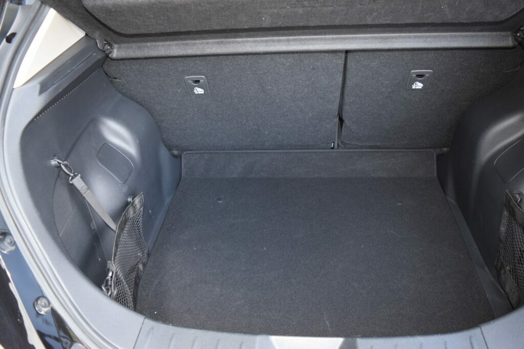 Nissan Leaf Hatchback Black #43