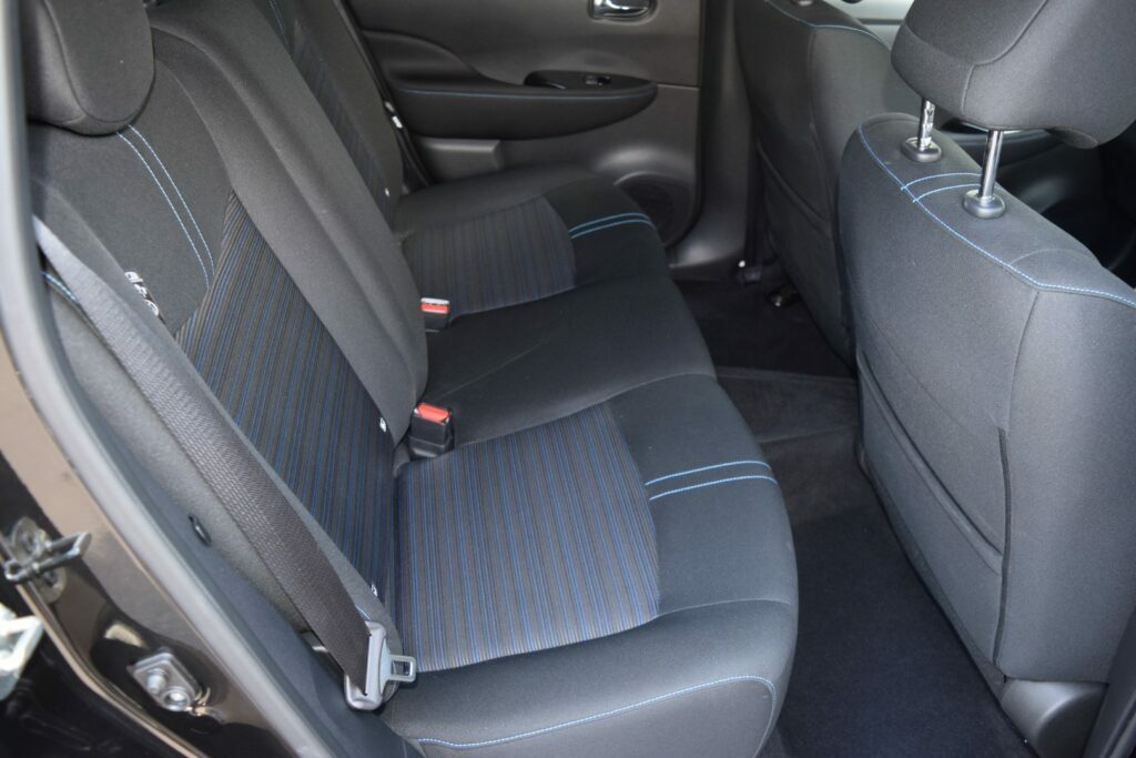 Nissan Leaf Hatchback Black #12