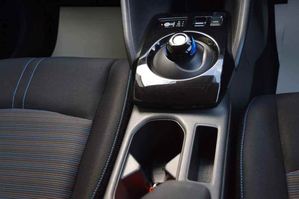 Nissan Leaf Hatchback Black #34