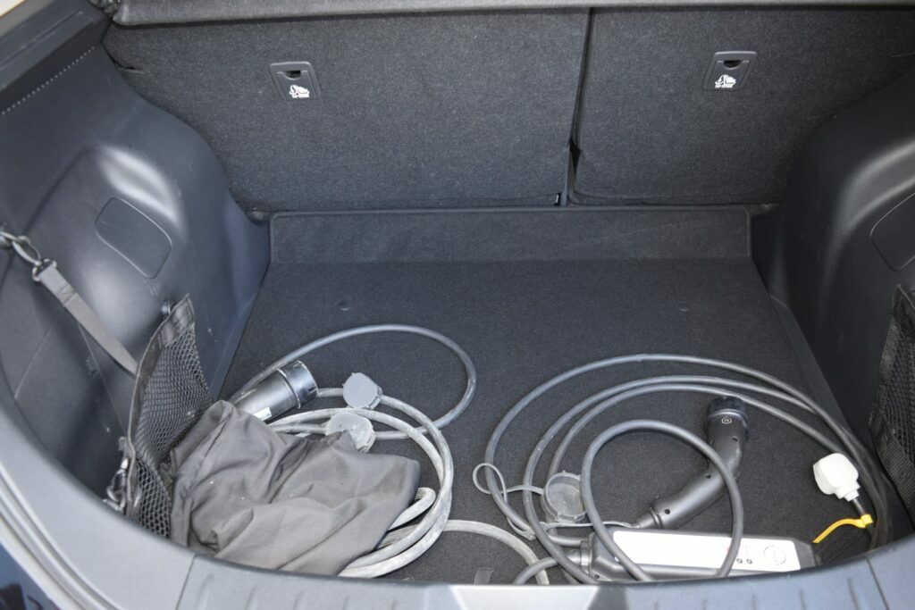 Nissan Leaf Hatchback Black #54
