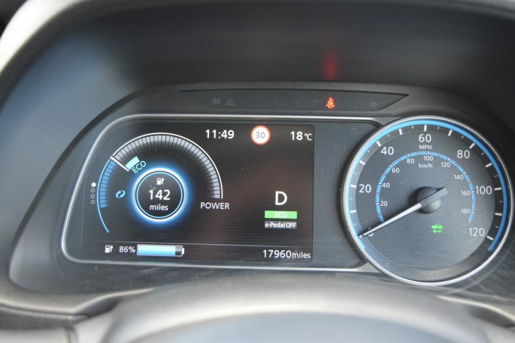 Nissan Leaf Hatchback Black #19