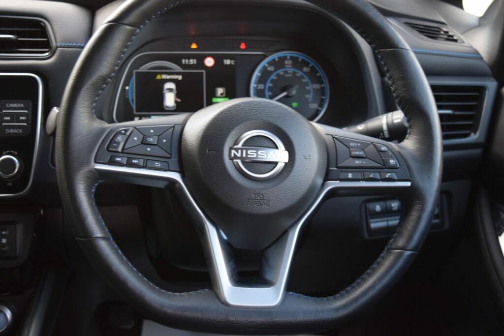 Nissan Leaf Hatchback Black #18