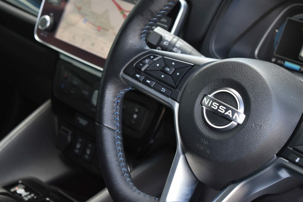 Nissan Leaf Hatchback Black #17