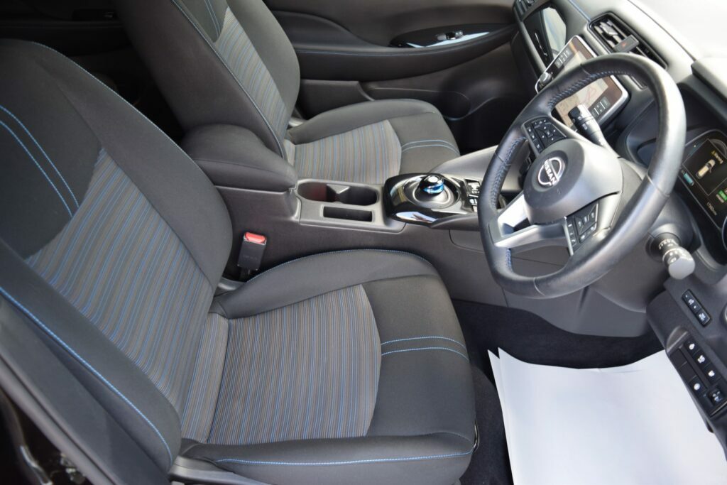 Nissan Leaf Hatchback Black #10