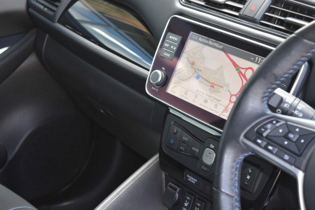 Nissan Leaf Hatchback Black #16